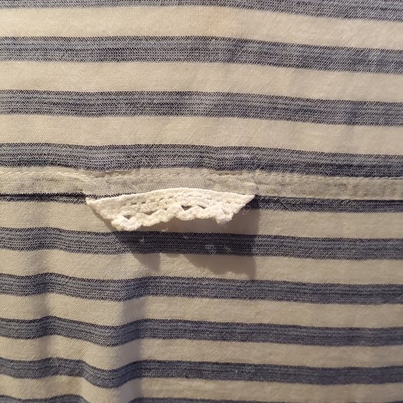 Long arm stripped Shirt - Picture 2 of 6